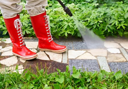 Summer pressure washing for Annapolis homes